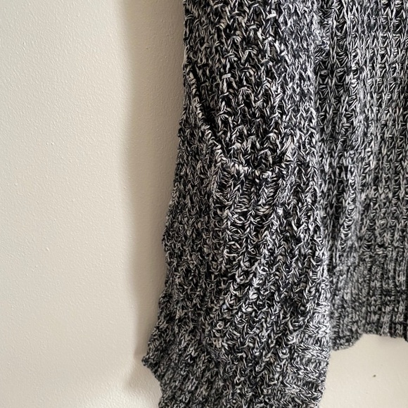 AMERICAN EAGLE - Picture 5 of 8